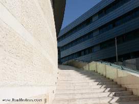 Herzelia, Staircase