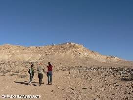 walking to the Nabati fort